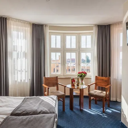Piast Centrum Hotel 2*