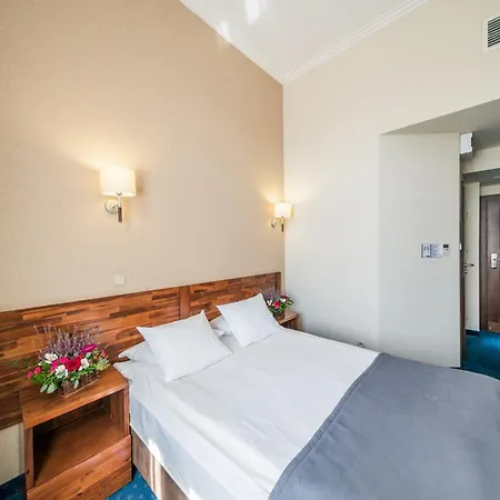 Hotel Piast Centrum 2*