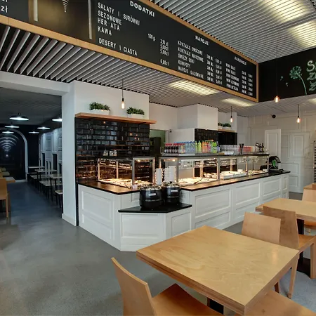 Hotel Piast Centrum 3*