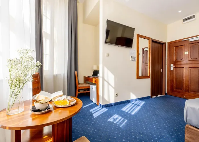 ピアスト セントラム 3*