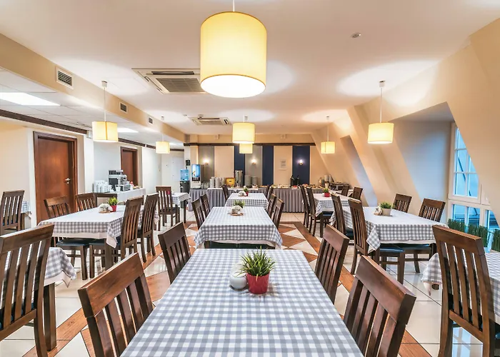 ピアスト セントラム 3*