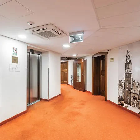 피아스트 센트럼 호텔