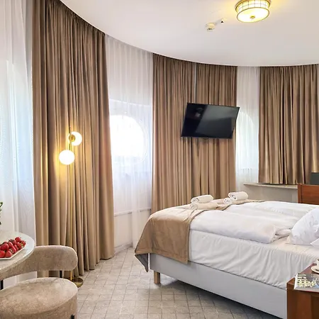 호텔 피아스트 센트럼 브로츠와프