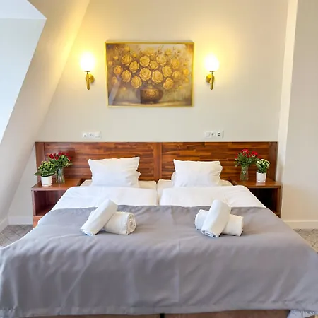 피아스트 센트럼 호텔 3*