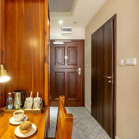 피아스트 센트럼 3* 브로츠와프