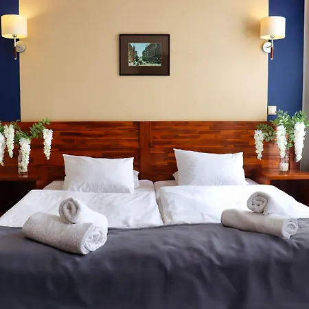Hotel Piast Centrum 3*