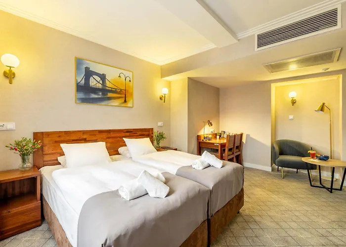 皮亚斯特弗罗茨瓦夫中枢酒店 酒店 弗罗茨瓦夫