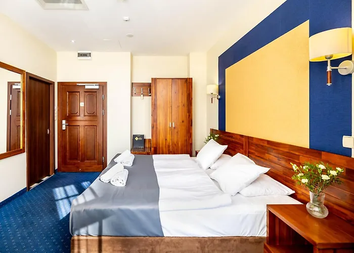 皮亚斯特弗罗茨瓦夫中枢酒店