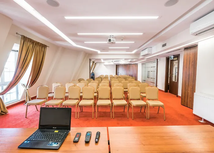 皮亚斯特弗罗茨瓦夫中枢酒店 酒店