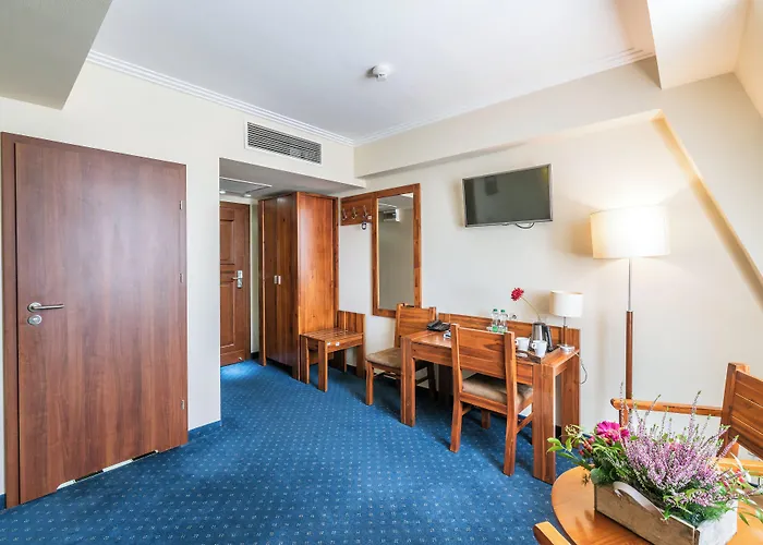 Piast Centrum Готель 3*