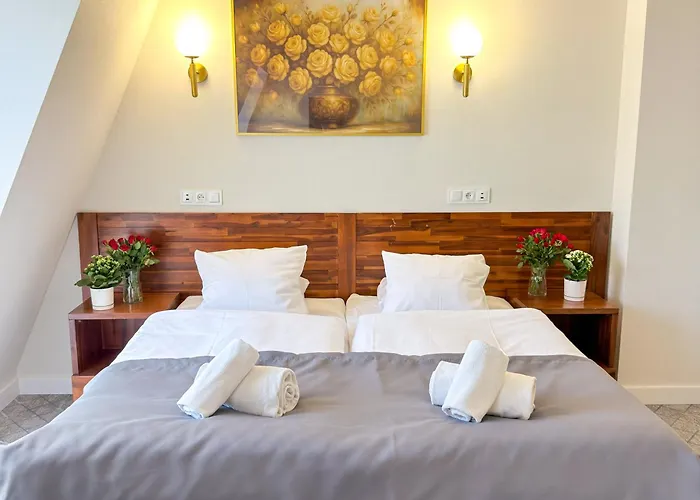 Piast Centrum Готель 3*